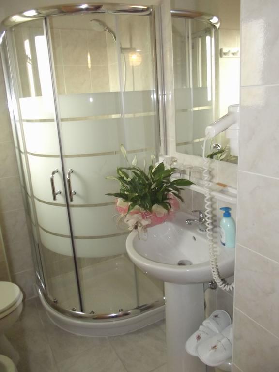 Hotel Piccadilly Montecatini Terme Kültér fotó